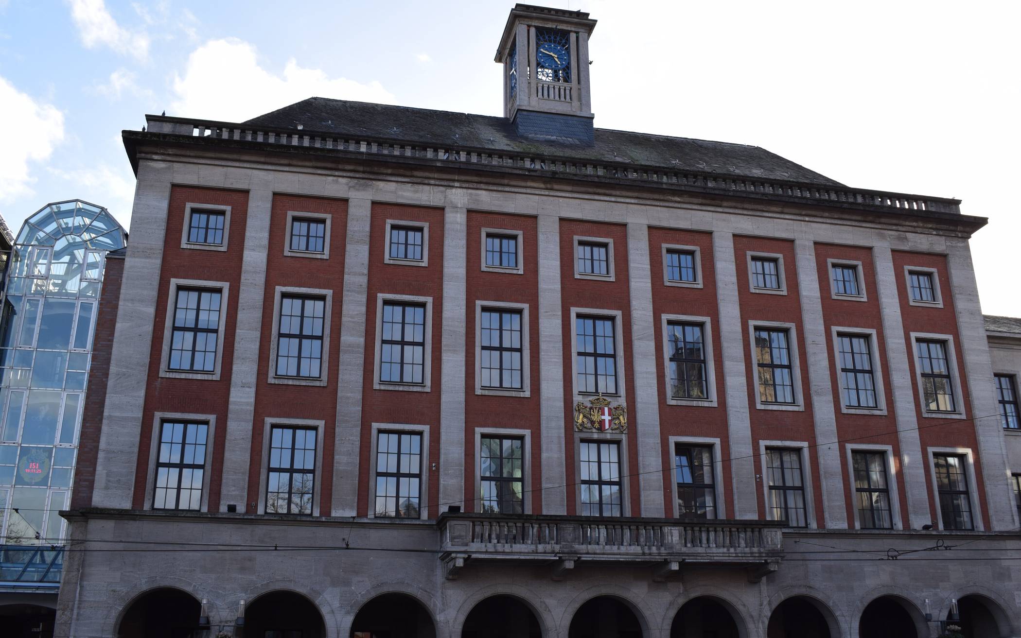 Rathaus wird am 8. September Trauerbeflaggung tragen