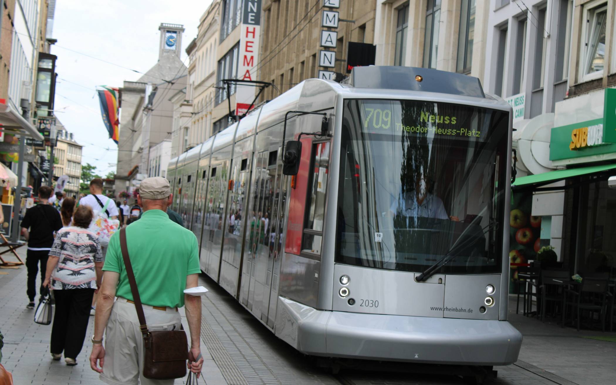  Ab Dezember soll die Fahrt mit der Straßenbahn in der Neusser City kostenlos sein. 