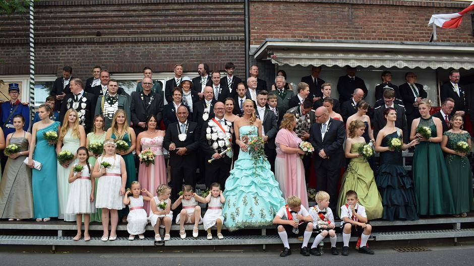 Die Königsparade lockte Hunderte nach Büttgen