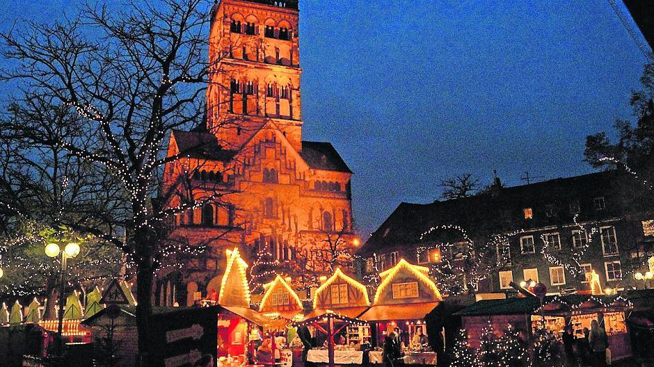 Ab heute hat der Weihnachtsmarkt am Quirinus-Münster endlich geöffnet