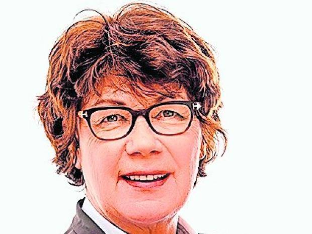 CDU: Starkes Votum für Helga Koenemann CDU-Fraktion wählt Helga Koenemann zur Vorsitzenden