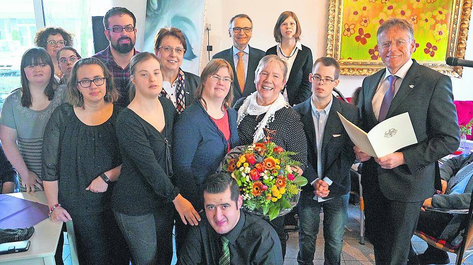 Brigitte Albrecht: ein Leben für mehr Inklusion und Miteinander Engagierte Kaarsterin wurde mit dem Bundesverdienstkreuz geehrt