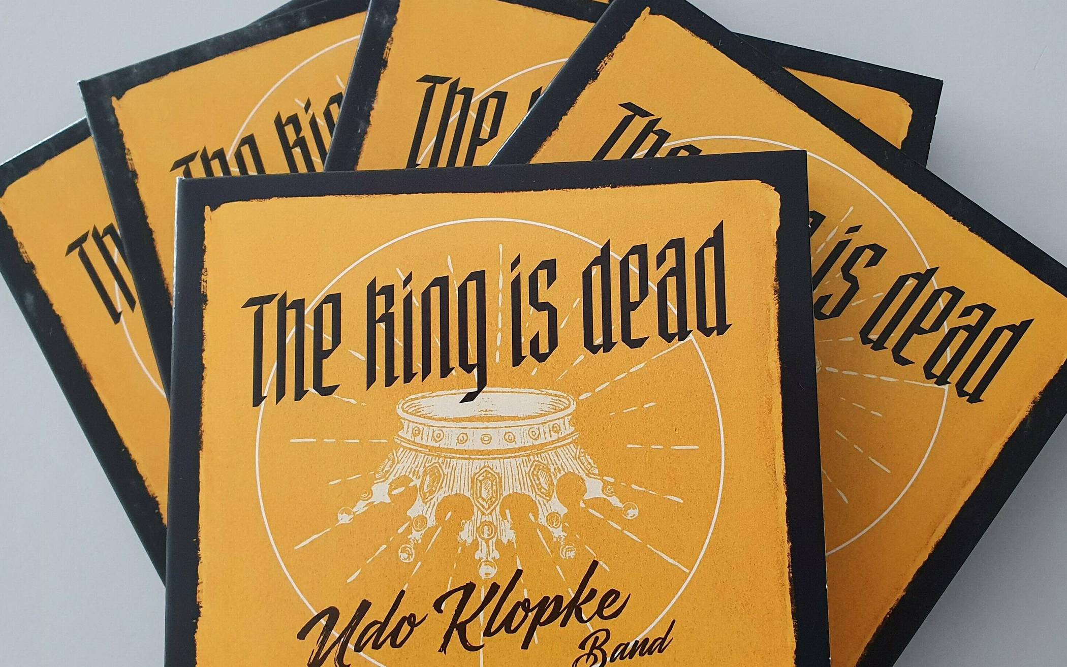  Der Stadt-Kurier verlost fünf Exemplare des Albums „The King is dead“. 