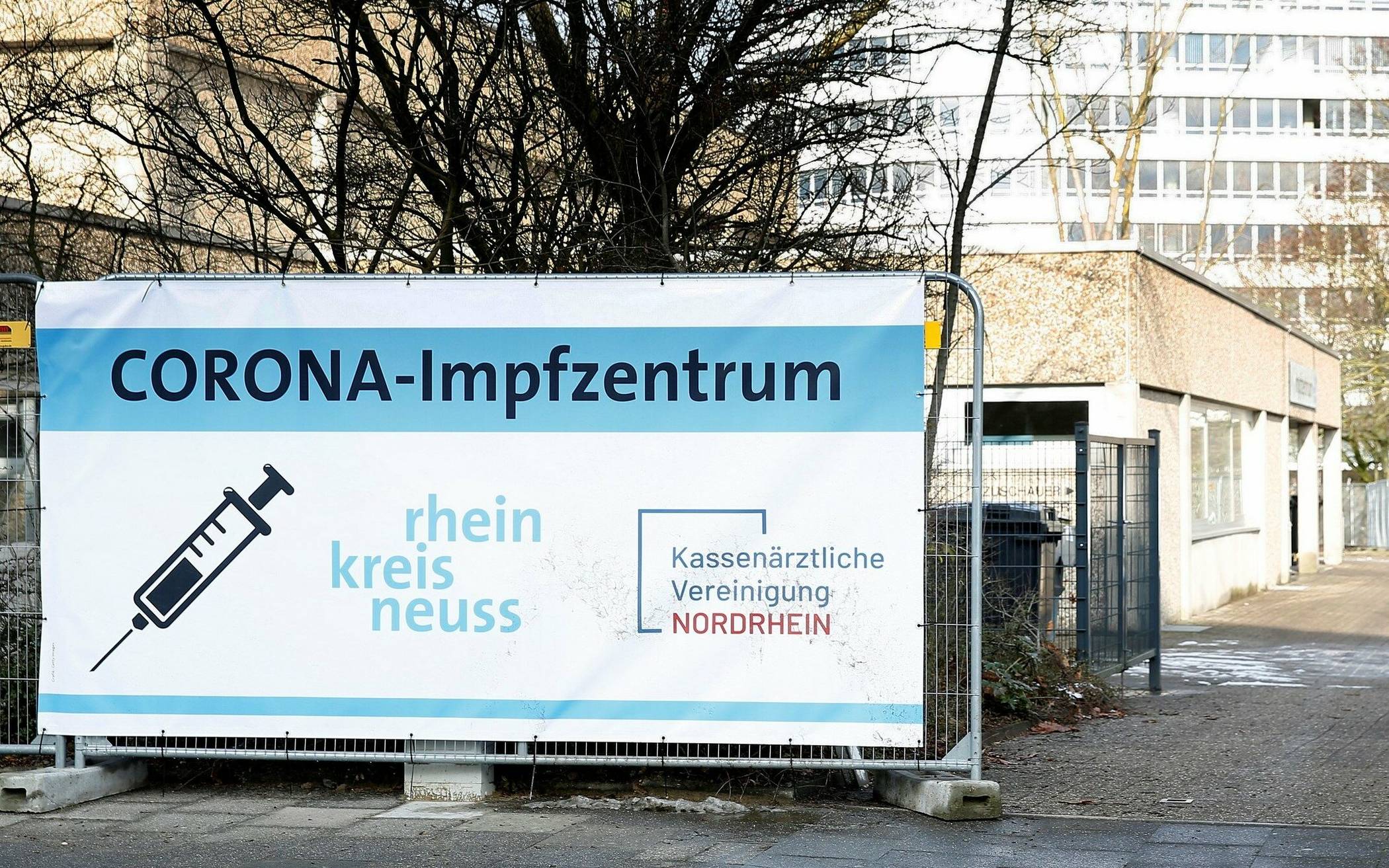  Das Impfzentrum in der Hammfeldhalle des Berufskollegs für Technik und Informatik des Kreises in Neuss soll ab 9. Dezember wieder öffnen. 