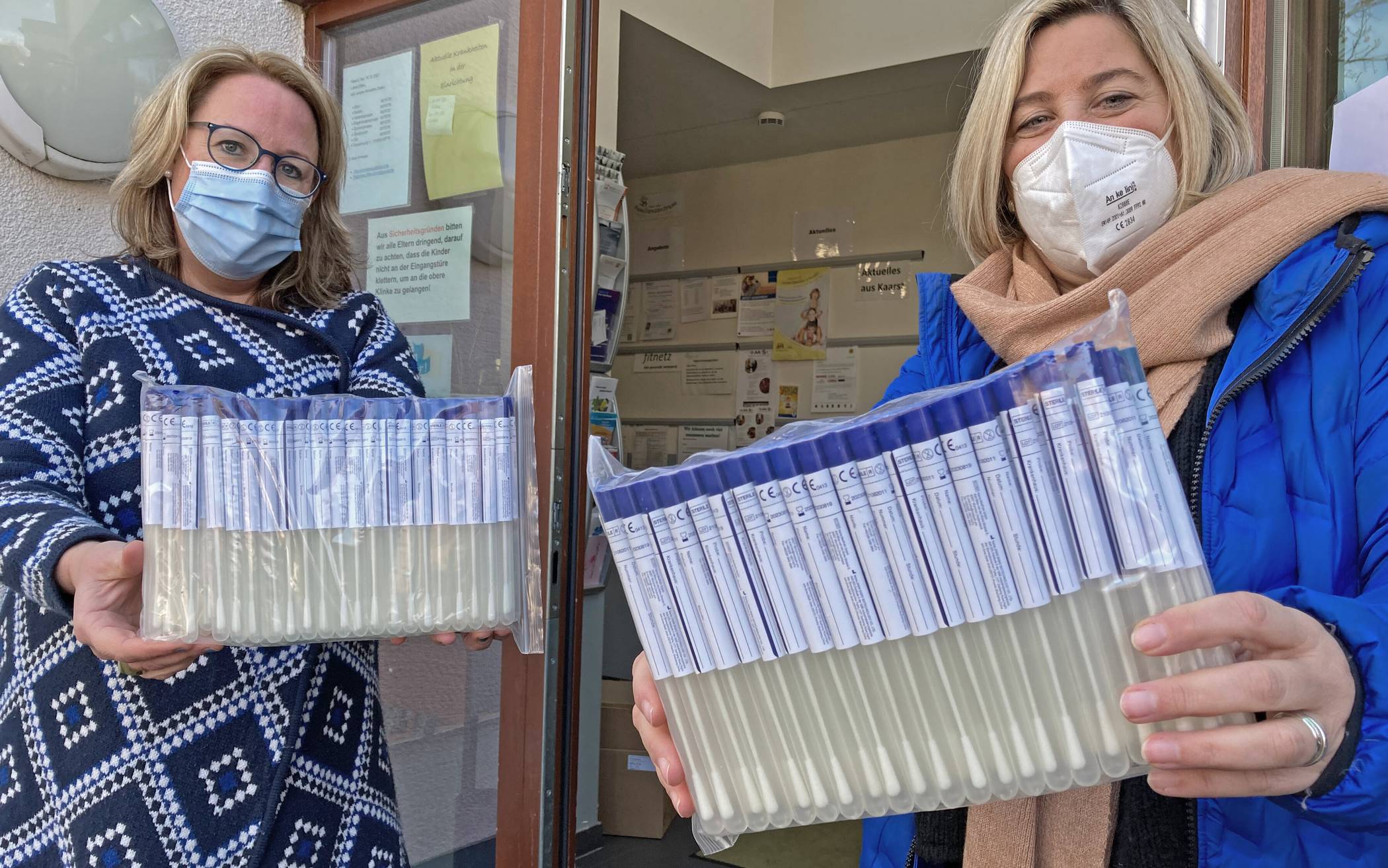 Ursula Baum uns Stephanie Ernst-Witte mit