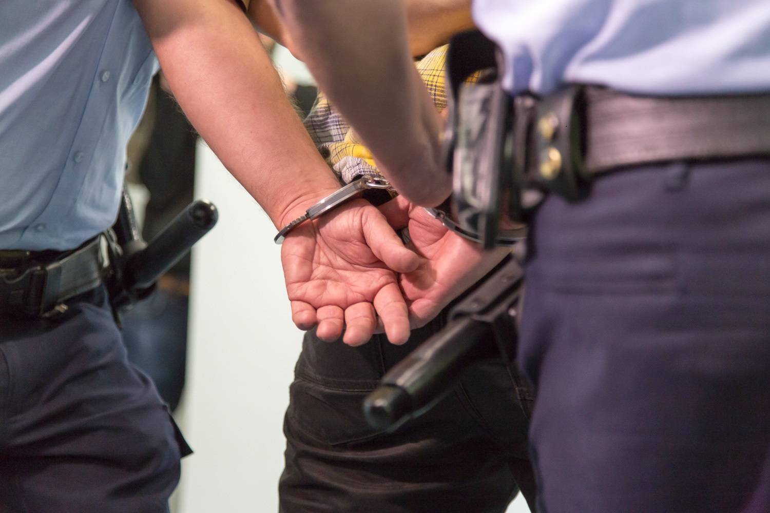 Polizei nimmt 20-Jährigen wegen dringenden Tatverdachts fest