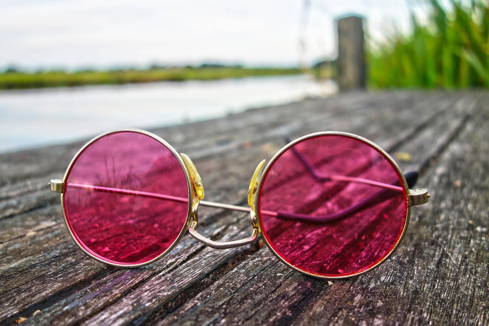  Wer die Wahl hat: Sonnenbrillen gibt es in unterschiedlichsten Farben und Formen. 