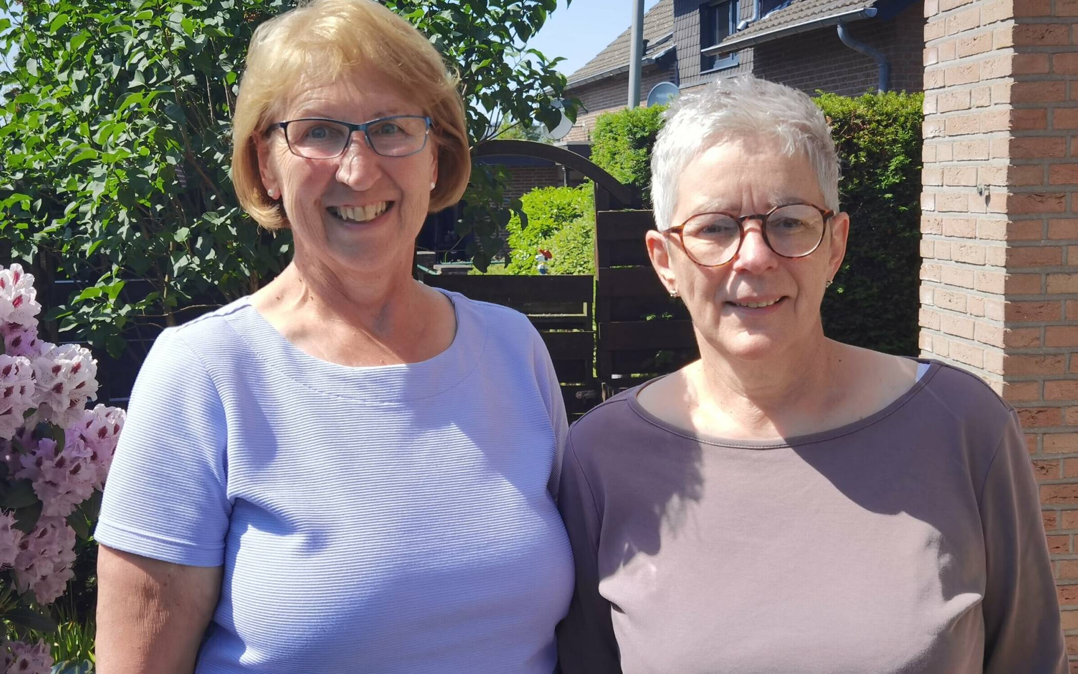   Maria Weiland und Brigitte Werbitzky hoffen noch auf Rettung für die kfd Büttgen. 