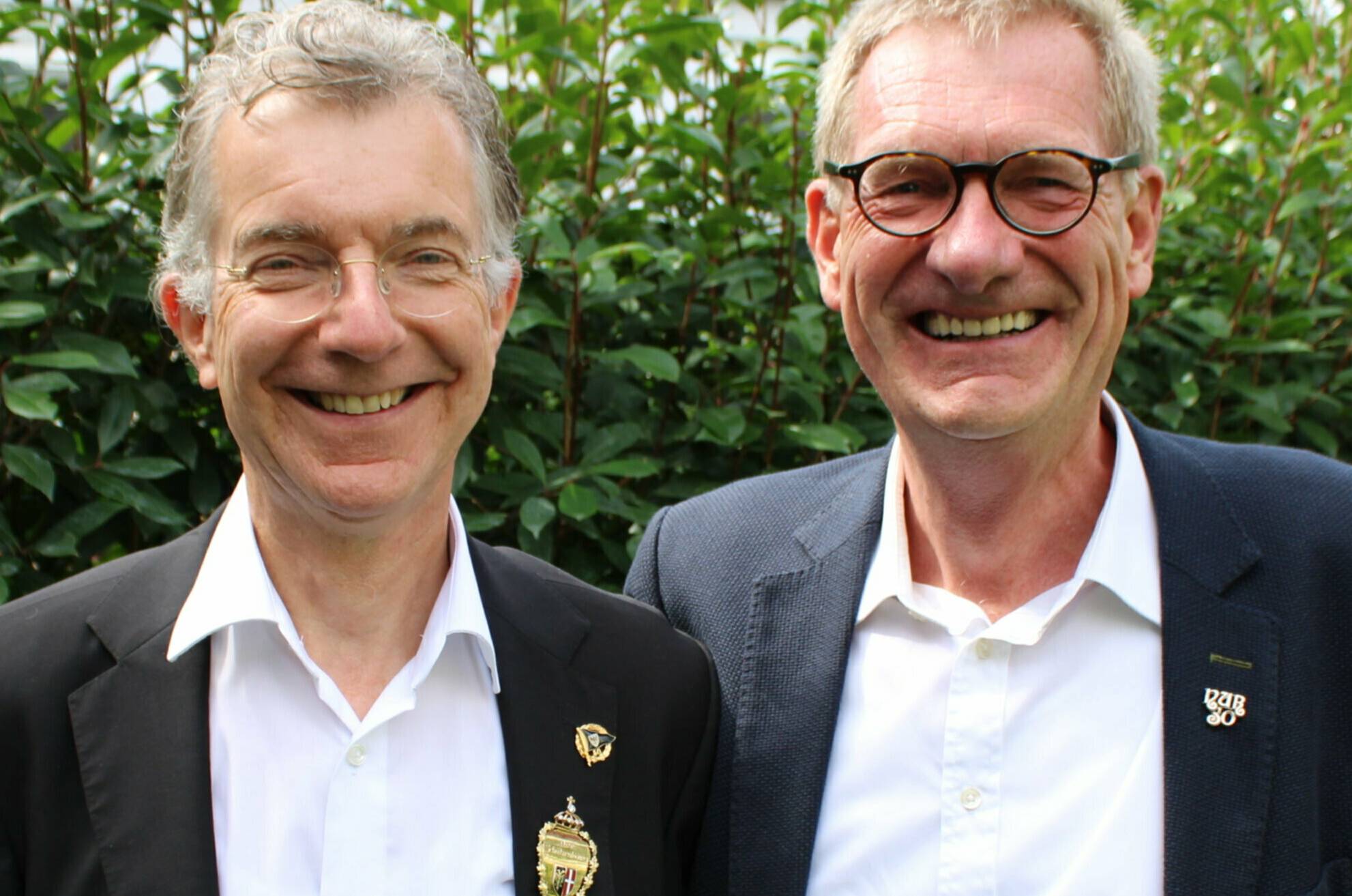 Dr. Raimund Müller (r.) ist Ansprechpartner für die beiden Vereine, die der Schützenkönig unterstützt.