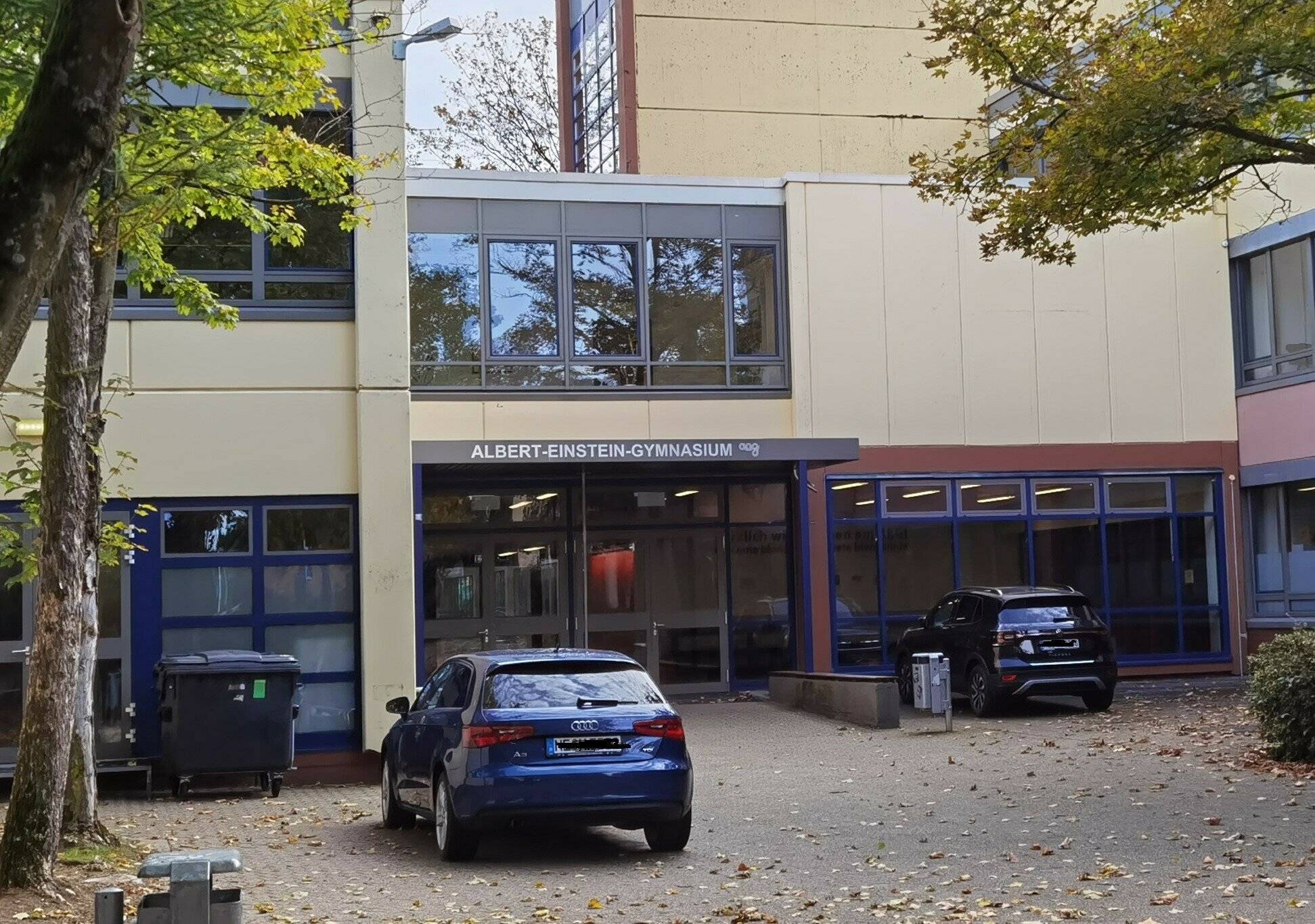 An den weiterführenden Schulen in Kaarst, wie hier am Albert-Einstein-Gymnasium, beginnen bald die Anmeldeverfahren.