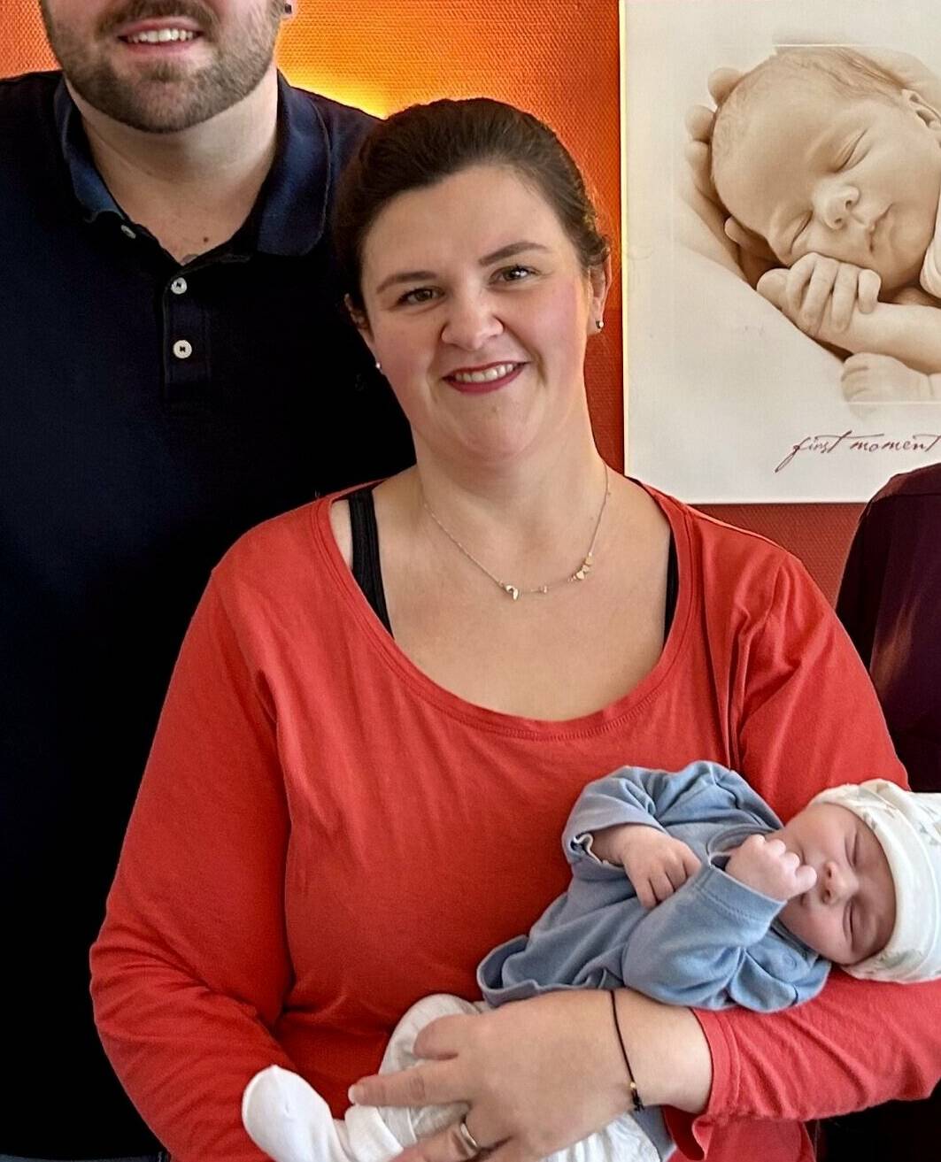 Baby Paul Winfried van Erdewyck  mit seinen Eltern Carina und Julian.    
