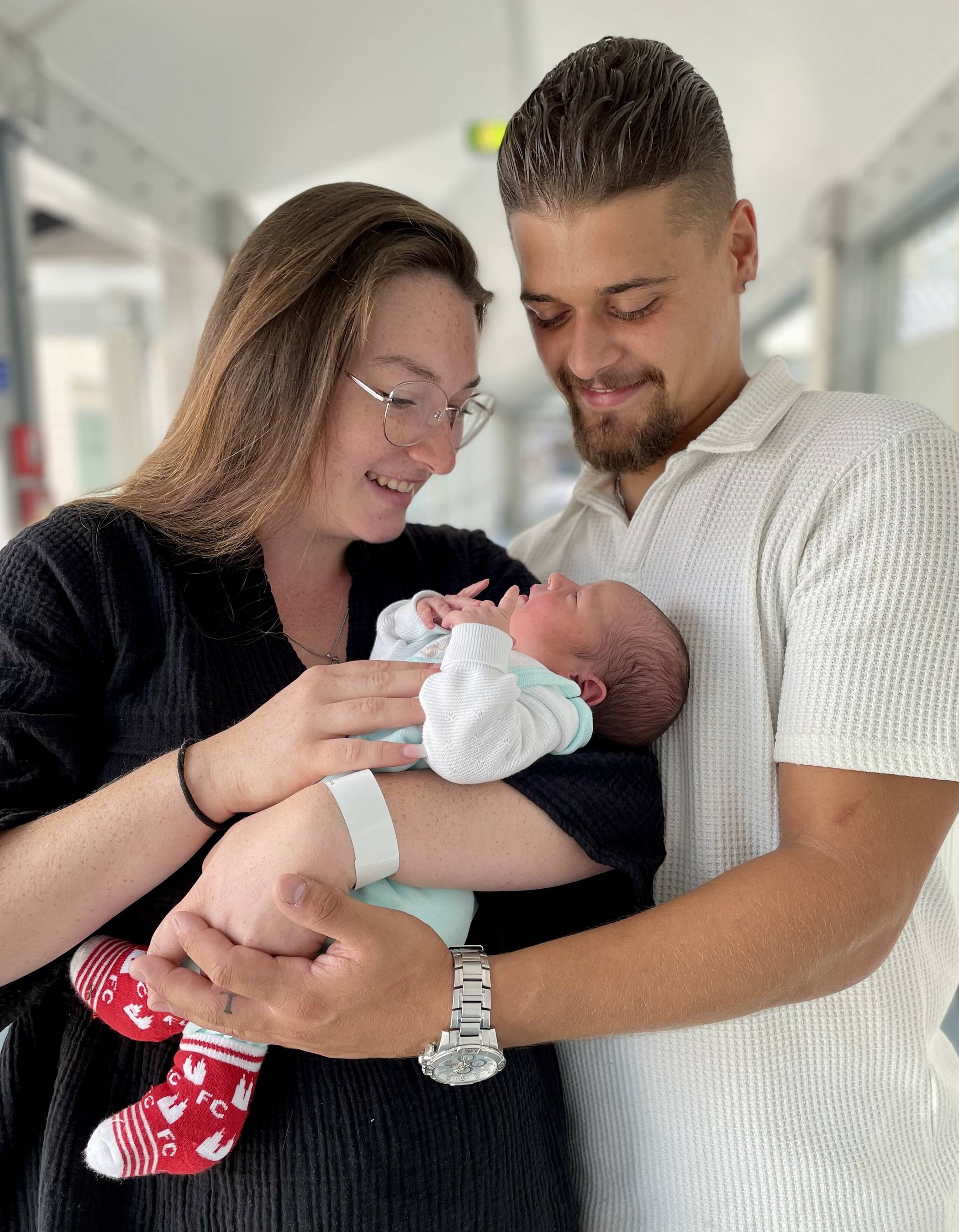  Lena Dümpelfeld und Lucas Goretzki mit ihrer Maja Marie.   