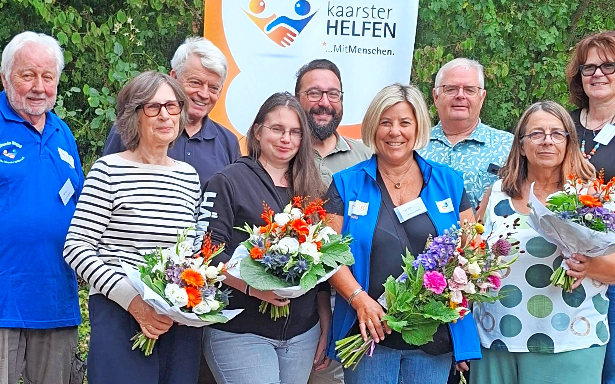 „Kaarster helfen“: Leo Erdtmann, Angela Baron, Konny Wilms, Sabrina Väth, Libero Spina, Uschi Baum, Erwin Klinghammer, Sabine Schrills und Rena Wertheim. 