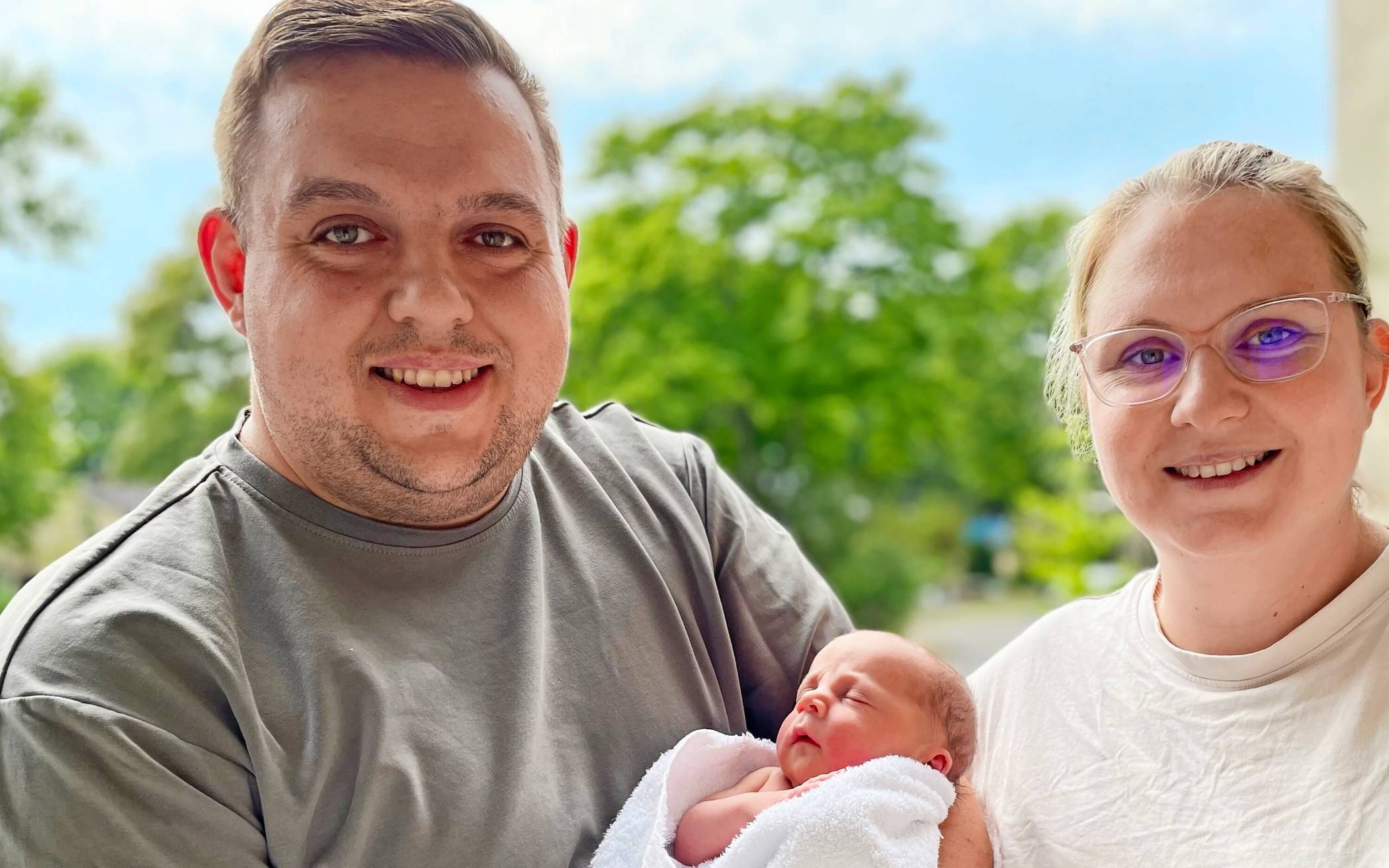 Lisa und Markus Malzkorn mit ihrem Mattes.    