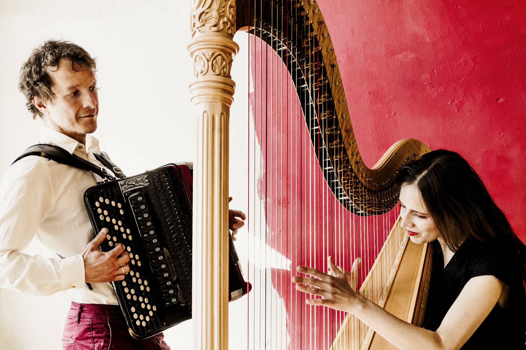  Das Duo „Oxymoron“.   