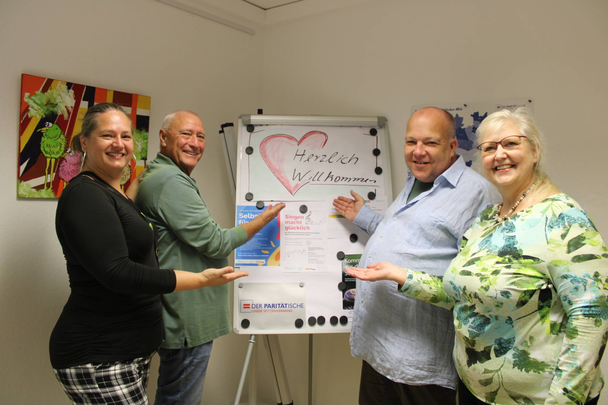  Andreas Schnier (2. v. r.) ist Fachberater der Paritätischen; er steht Ehrenamtlern wie (v.l.) Anika Spitzer, Dietmar Ibach und Heidi Grove-Darius zur Seite.  