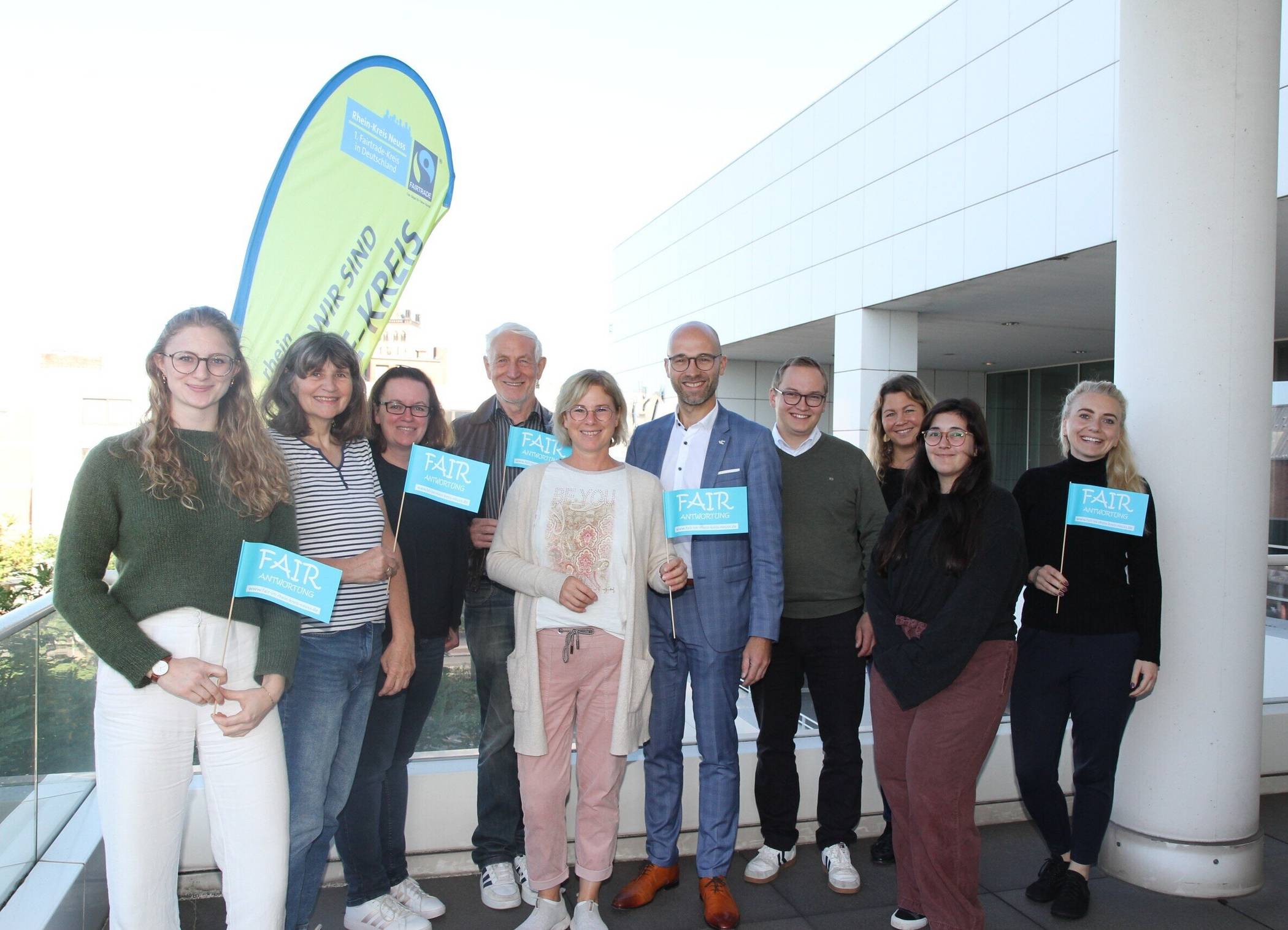 Die Fairtrade-Steuerungsgruppe Rhein-Kreis Neuss traf sich im Kreishaus Neuss.    