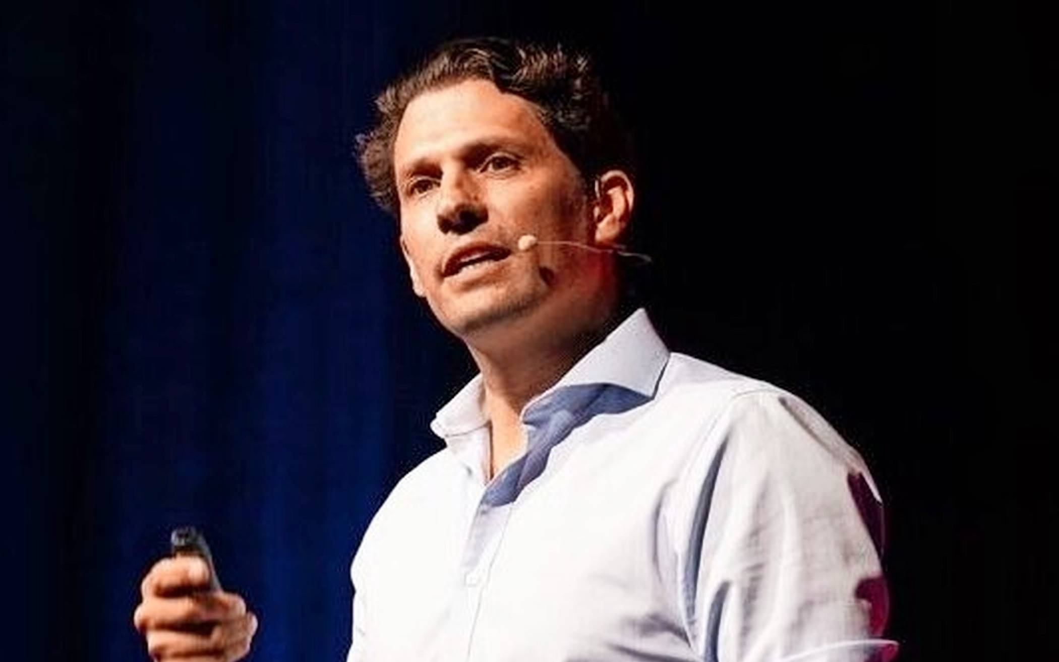 Dr. Hubertus Porschen führt als Keynote-Speaker in die Welt der digitalen Transformation ein.