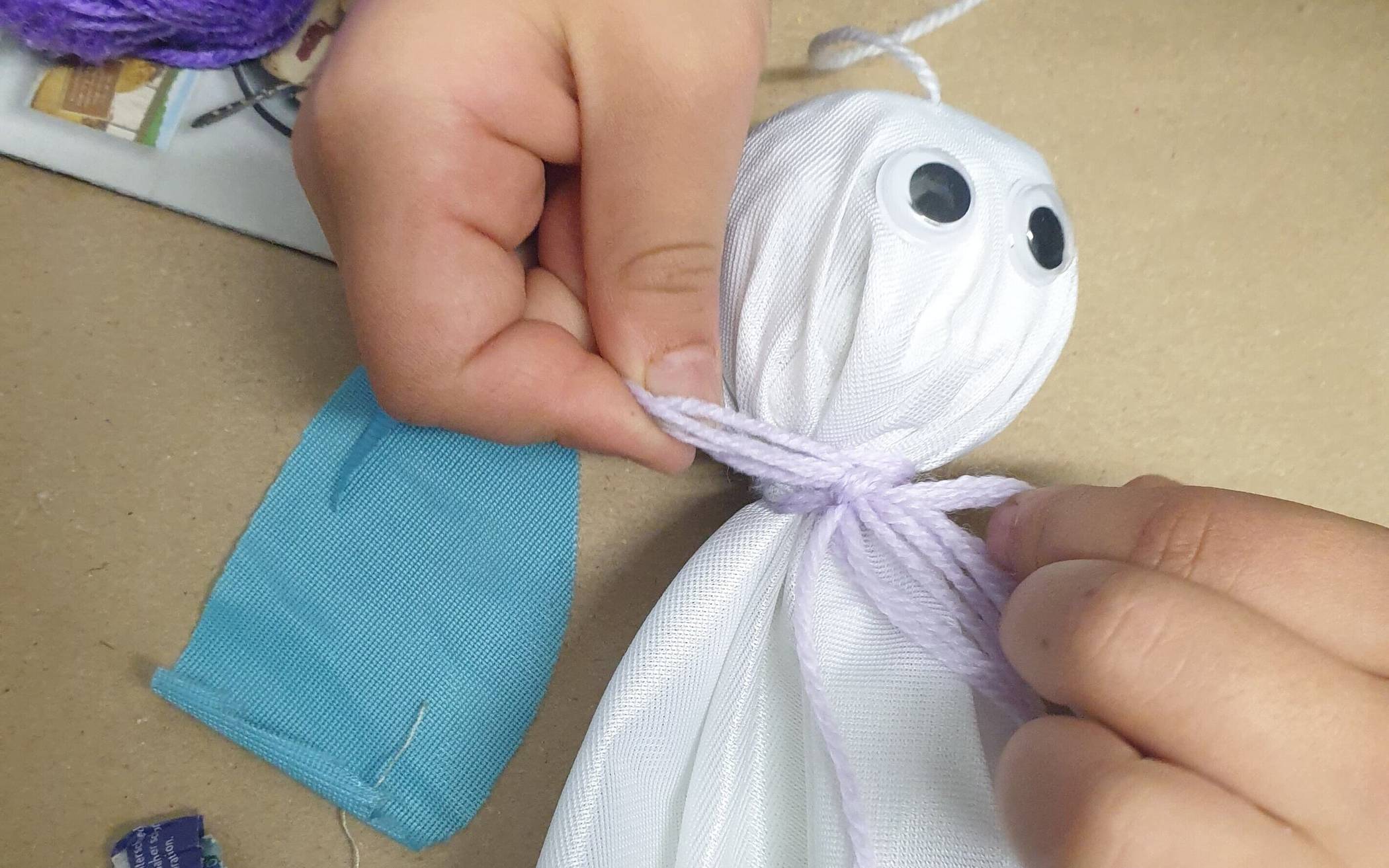 Beim gemeinsamen Basteln, Kochen, Spielen und