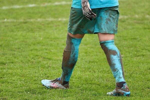 Wie beeinflusst Sportmode den lokalen Fußball?