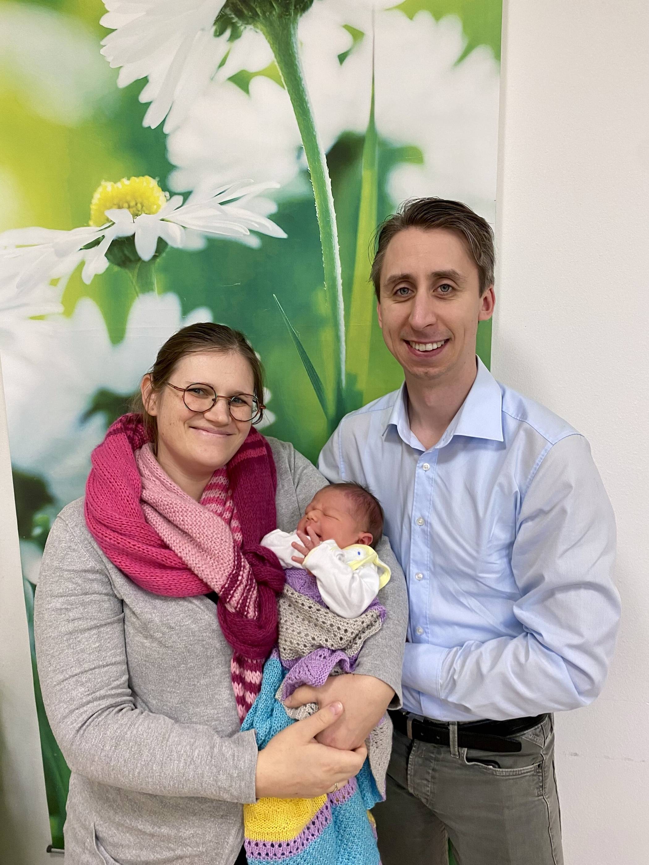 Sandra und Robin Griesenauer mit ihrem kleinen Richard.   