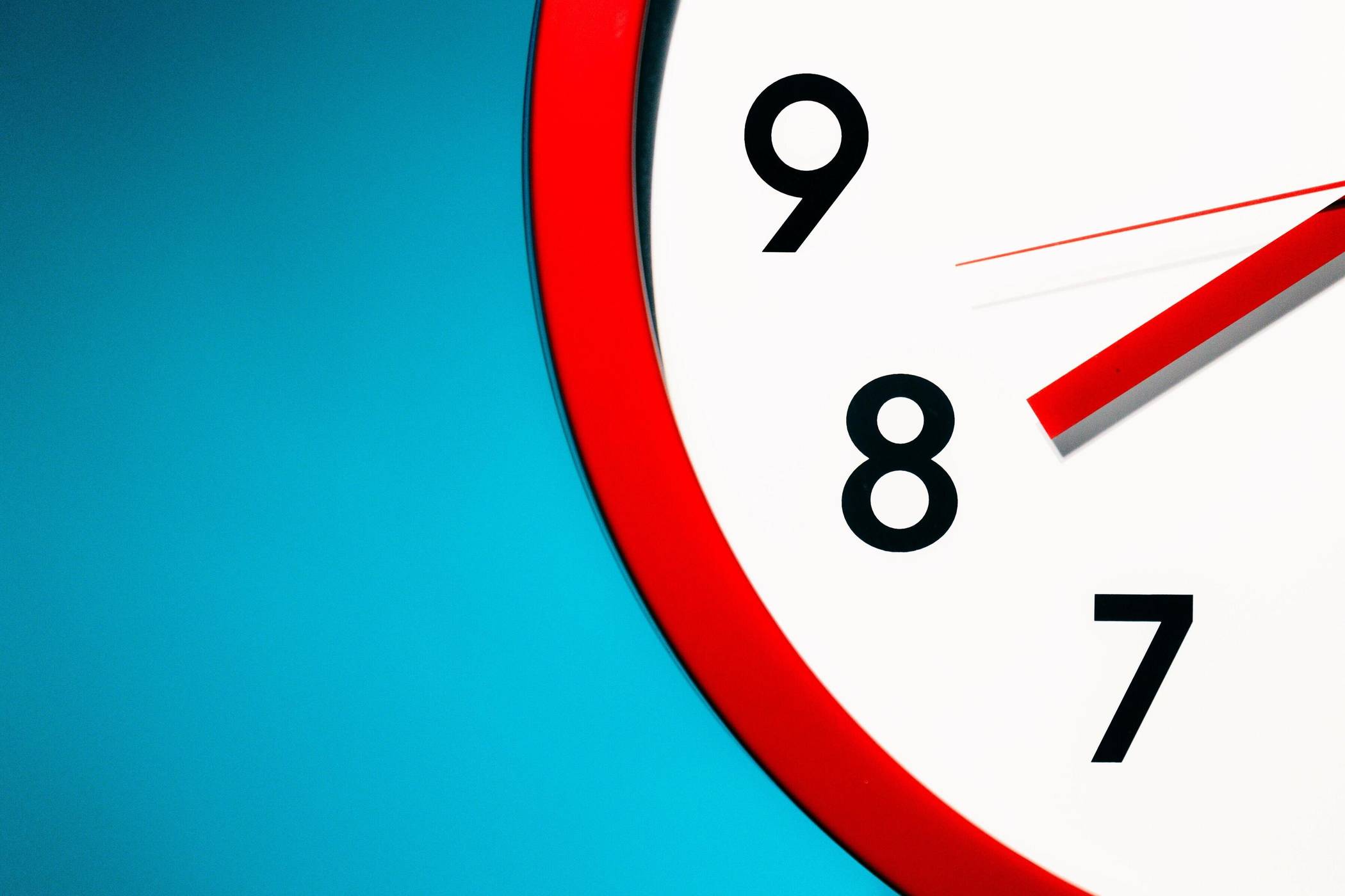 Acht Stunden – alles darüber geht stark auf die Gesundheit und schraubt das Unfallrisiko nach oben, warnt die Gewerkschaft Nahrung-Genuss-Gaststätten. Die NGG stemmt sich damit gegen Pläne der Bundesregierung, den 8-Stunden-Tag zu kippen. „Das wäre das Go für den Mammut-Arbeitstag mit 12 Stunden. Und den steht auf Dauer keiner durch“, so die Geschäftsführerin der NGG Krefeld-Neuss, Ina Korte-Grimberg.  