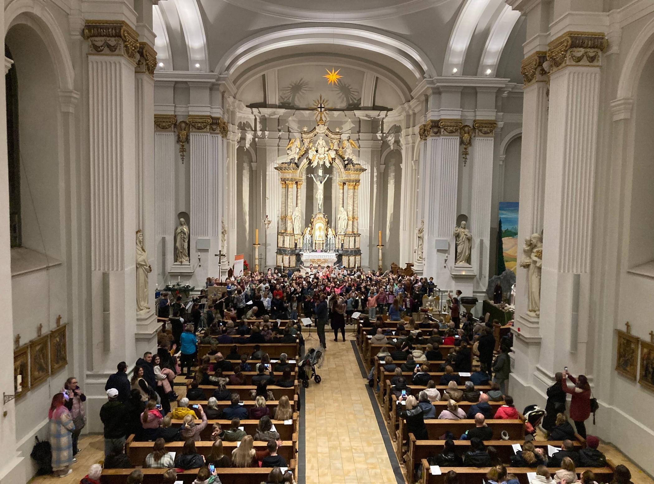  Die Musikschule Rhein-Kreis Neuss erlebte wieder „volle Häuser“ bei ihren Mitmachkonzerten im Advent. Foto: Musikschule Rhein-Kreis Neuss 