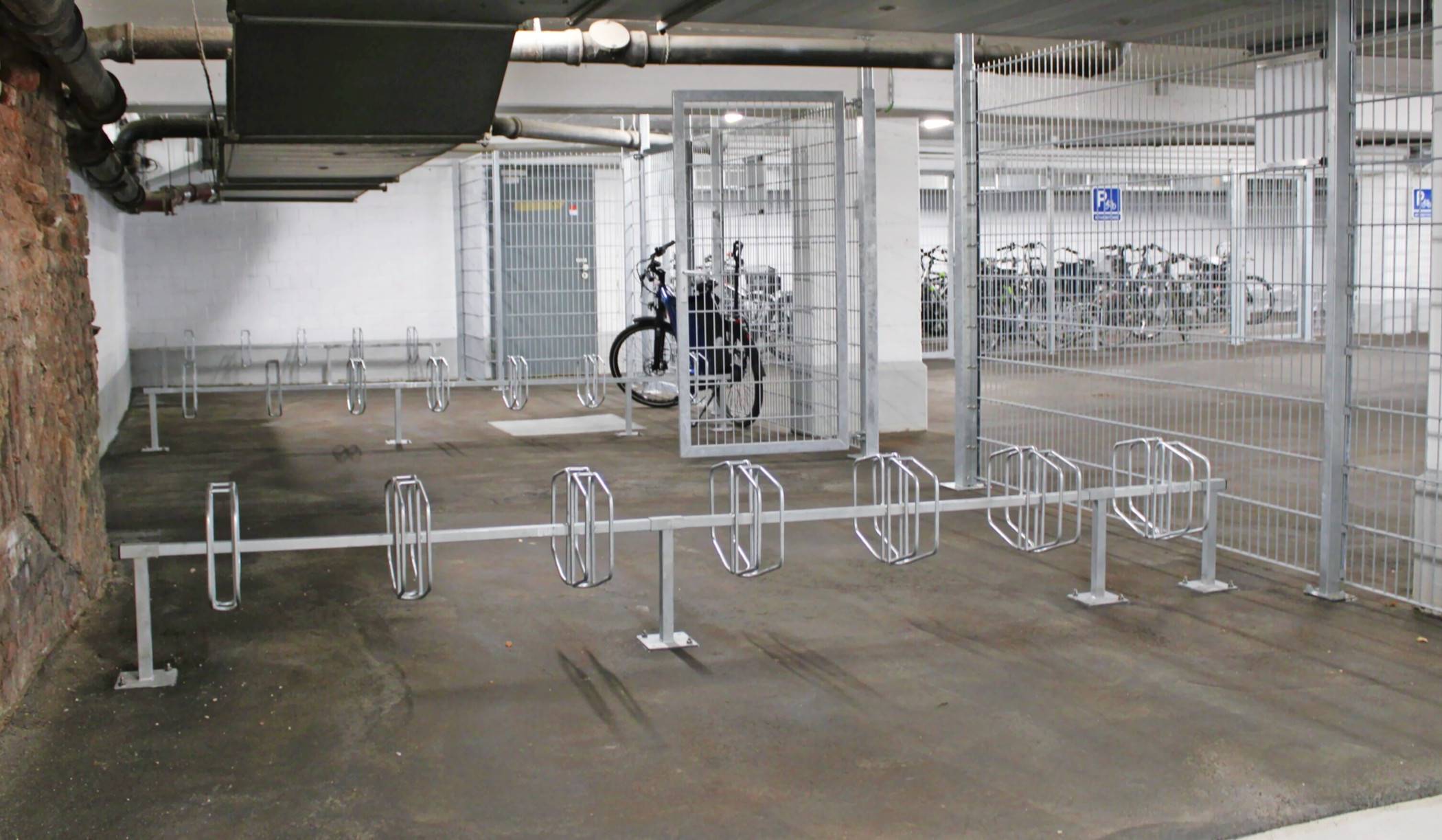 Achtung „Felgenkiller“: Beim Praxistest der Grünen fällt das „Radhaus“ durch