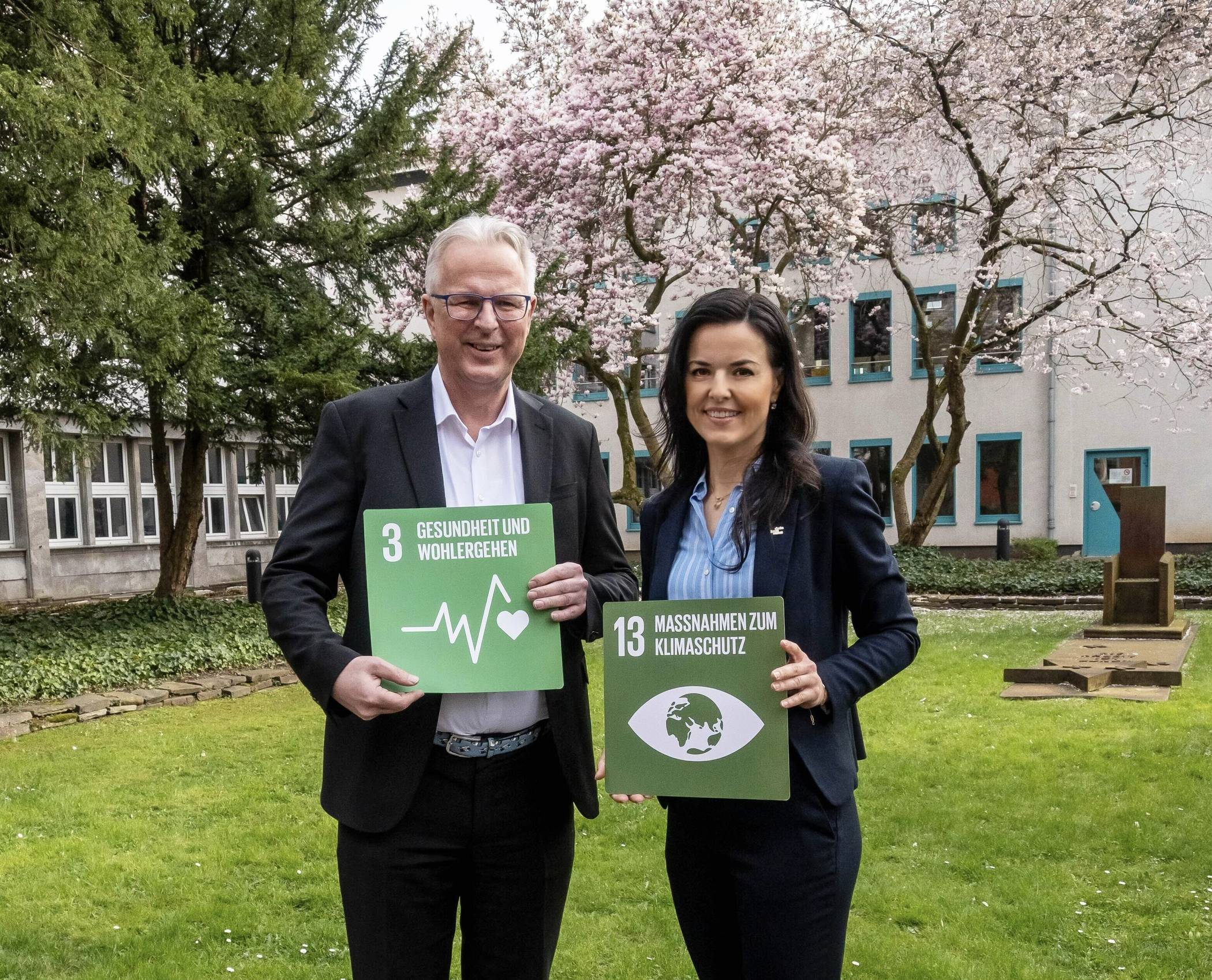 Kreisdirektor Dirk Brügge und Klimaschutzmanagerin Ina Grothe.  