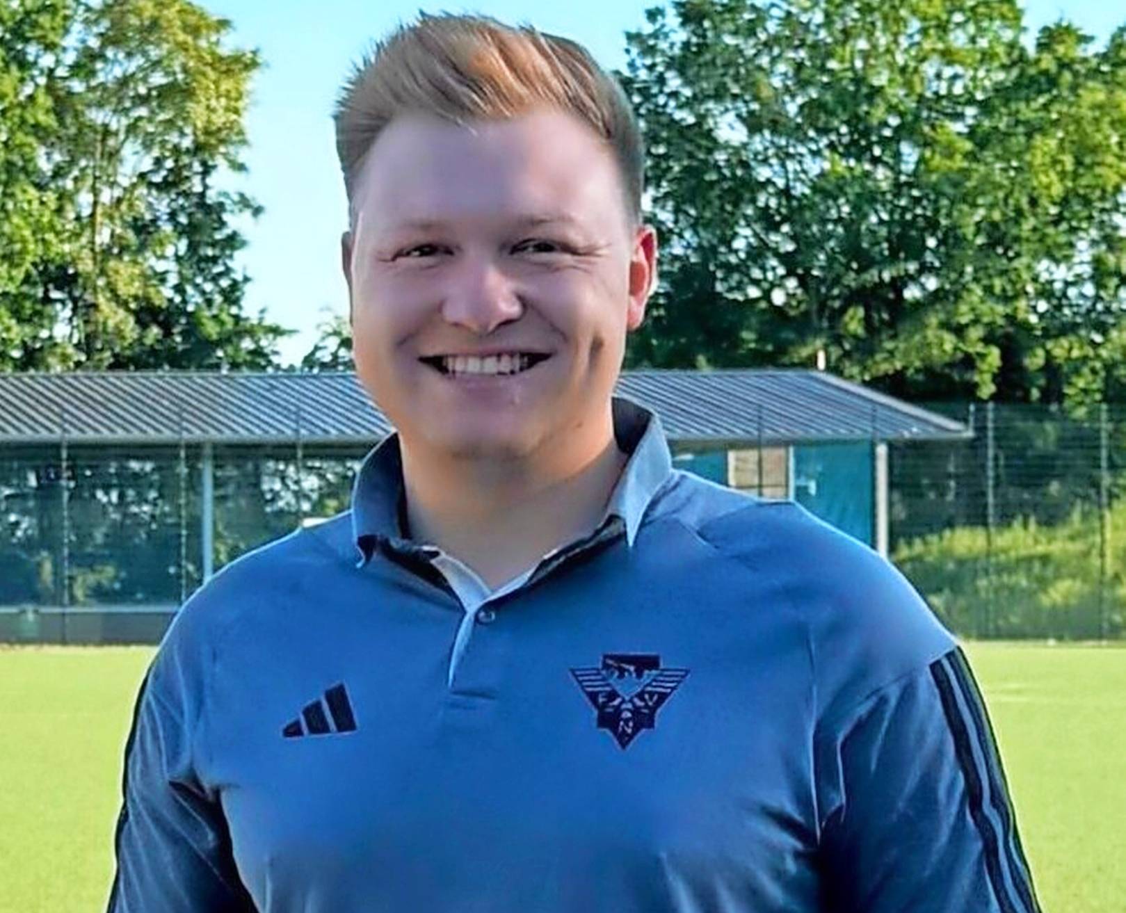  Leon Michalsky ist Vorsitzender des Kreisjugendausschusses Neuss/Grevenbroich der Kommission im Jugendspielbetrieb, Fußballverband Niederrhein. 