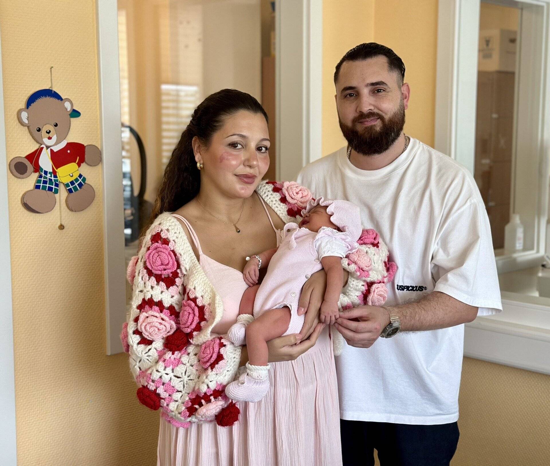 Sarah Moussaoui und Ilyass Darssi mit Tochter Silya.          Foto: Johanna Etienne Krankenhaus