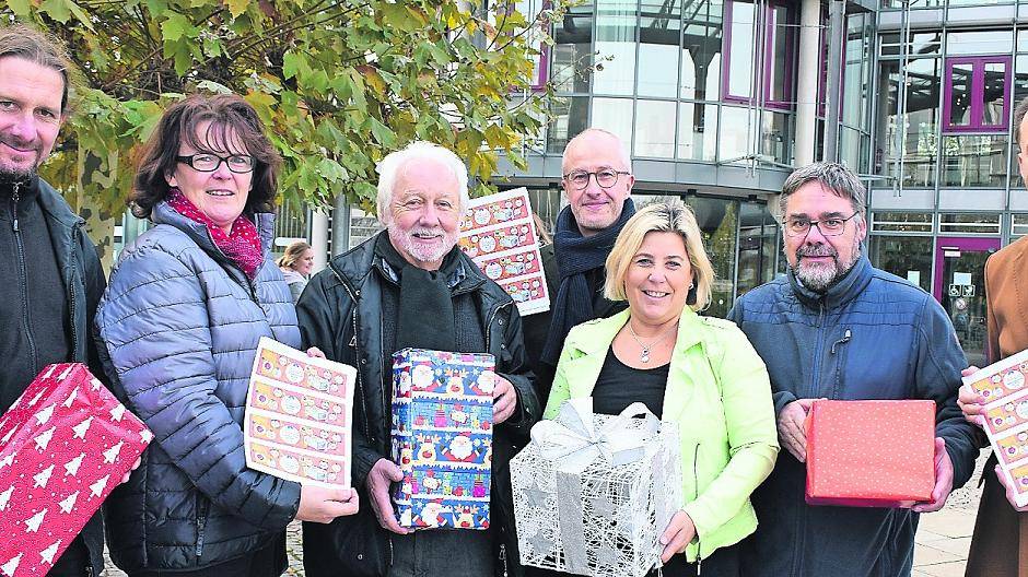 „Kaarst für Kaarster“: Spenden auch Sie ein Geschenk für bedürftige Bürger Damit alle Menschen in Kaarst ein schönes Weihnachtsfest feiern können