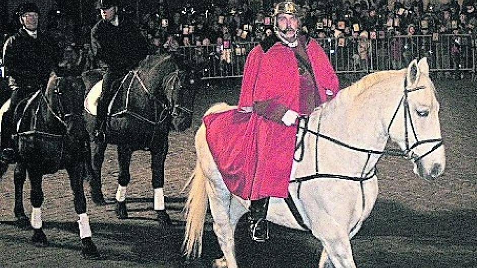  Wie lange Christoph Demuth als St. Martin voranreitet, steht in den Sternen — ebenso wie die Zukunft der Martinstüten. 