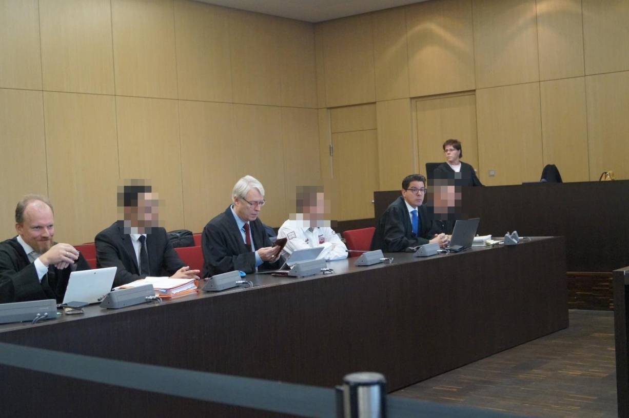 Über zwei Millionen Euro Schaden: Prozess gegen Feuerwehrmänner gestartet