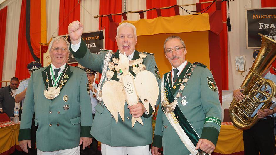 Die Kaarster feiern ihren neuen Schützenkönig Ralf Stutz