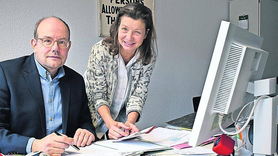  Joachim Küppers, Leiter des Neusser Rechtsamtes und Susanna Asche kümmern sich um die Rekrutierung neuer Schöffen. 