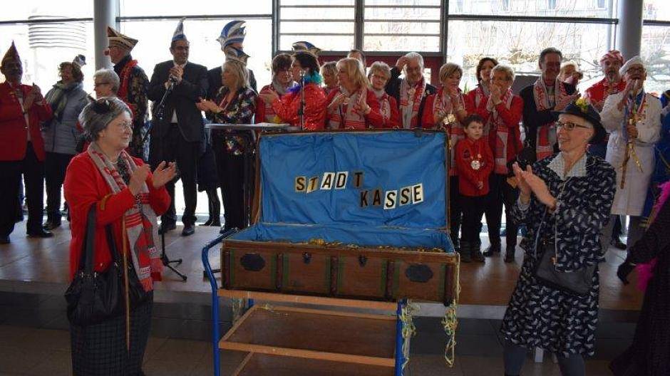 Sturm auf das Rathaus: von Visionen, Millionen und einer geplünderten Stadtkasse