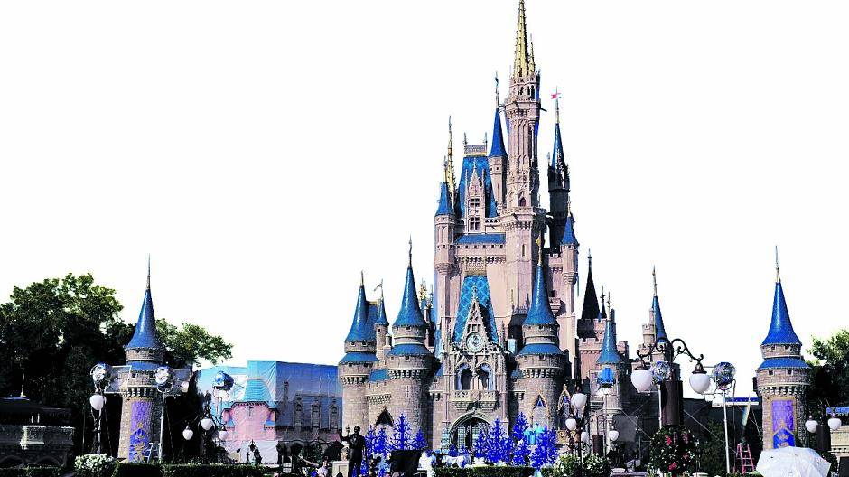  Im Schatten von Cinderella’s Castle werden die Kaarster Jungs ihren Deutschrock zum Besten geben. 