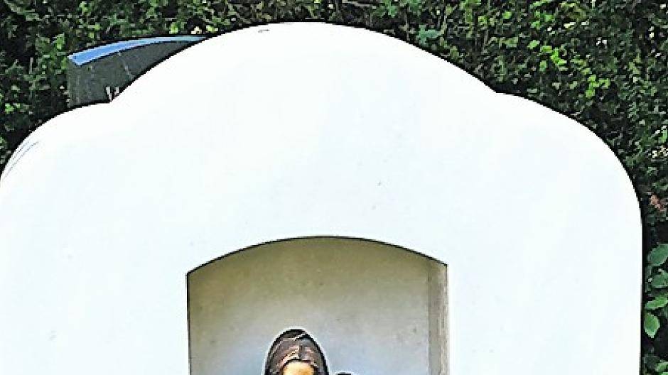 Tatort Friedhof: Grabdiebe haben wieder in Kaarst zugeschlagen Bronze-Madonna gestohlen+++Werden Figuren ins Ausland verkauft?