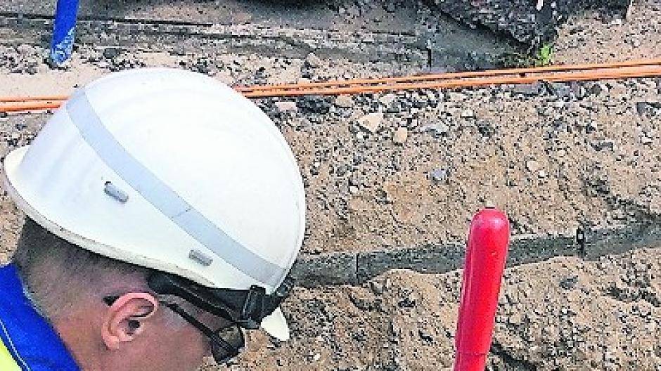 Glasfaser-Chaos in Neuss: Vier Stunden Stromausfall legte Tankstelle lahm