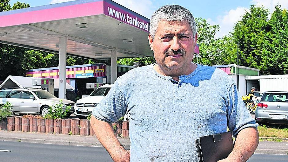  Mustafa Biyikli musste vier Stunden lang seine Arbeit niederlegen. Nicht die erste Panne, die durch Bauarbeiten der Deutschen Glasfaser verursacht wurde. 