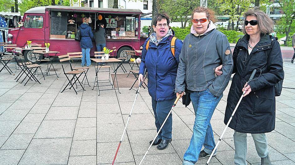 Riesenerfolg für Kaarster Blind-Gänger: erste Maßnahmen am Rathaus erfüllt