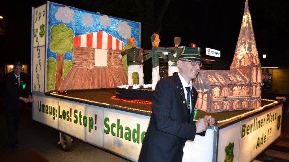 Fackelzug: Von Taubenplage bis Kneipensterben