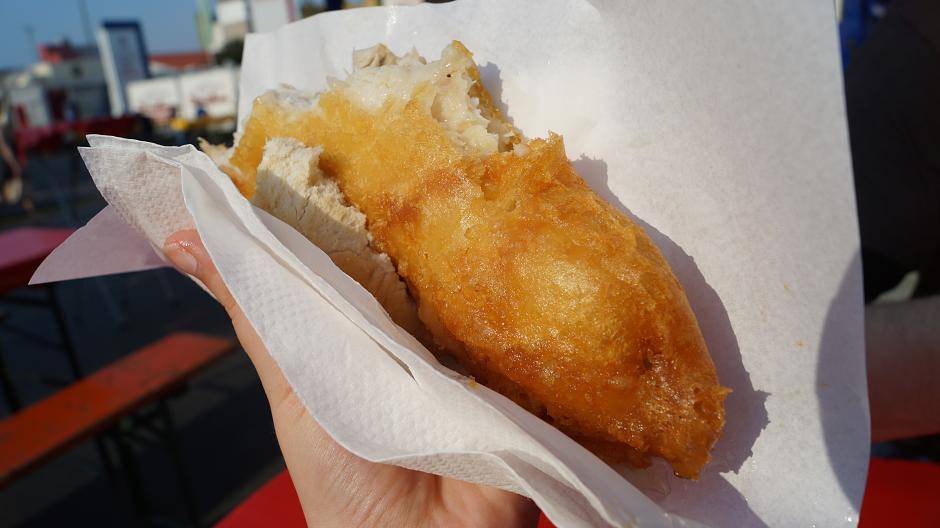 Überraschung: Den Neussern geht es eben nicht nur um die kühle Erfrischung vom Fass...