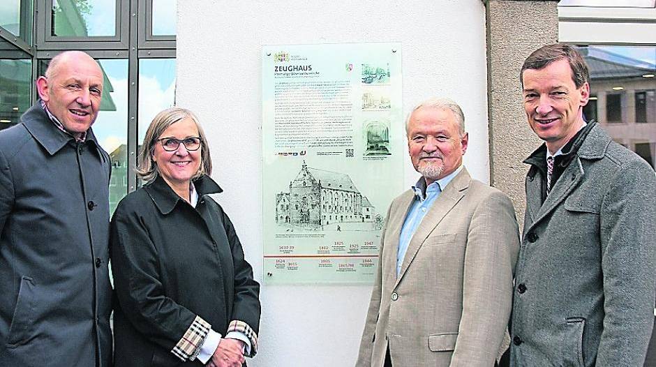 Erste Neuss Historisch Tafel Am Zeughaus
