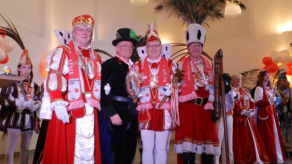 Das Gustorfer Dreigestirn: Prinz Manfred Ignatius, Bauer Wilbert Klug und Jungfrau...