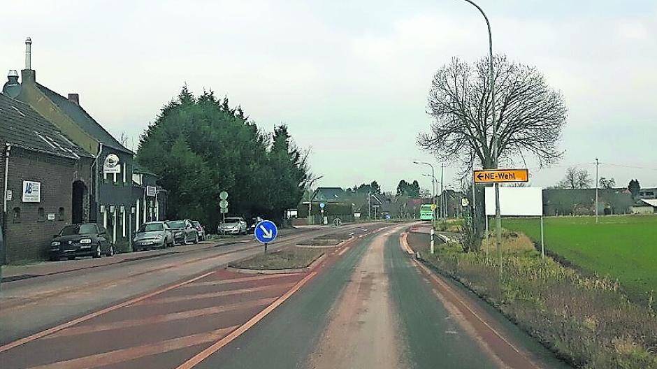 Ölspur verursacht Verkehrsbehinderungen
