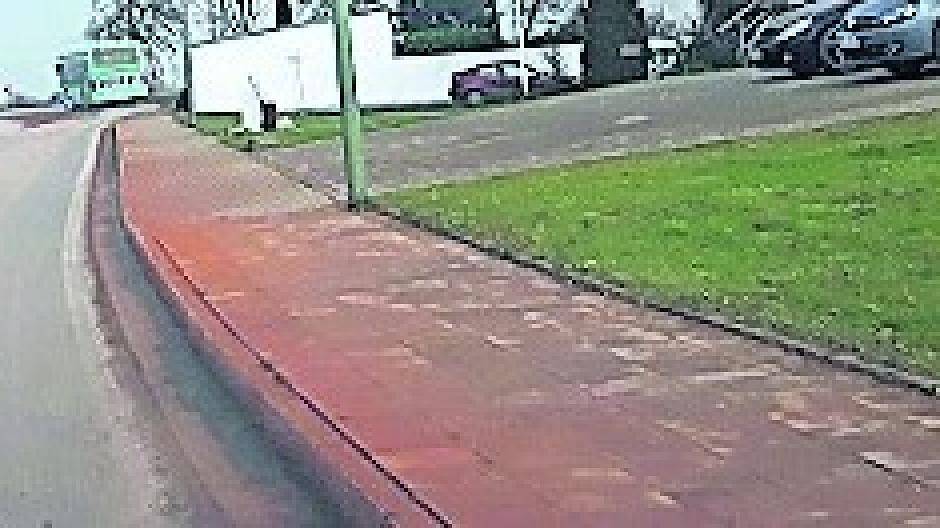 Ölspur verursacht Verkehrsbehinderungen