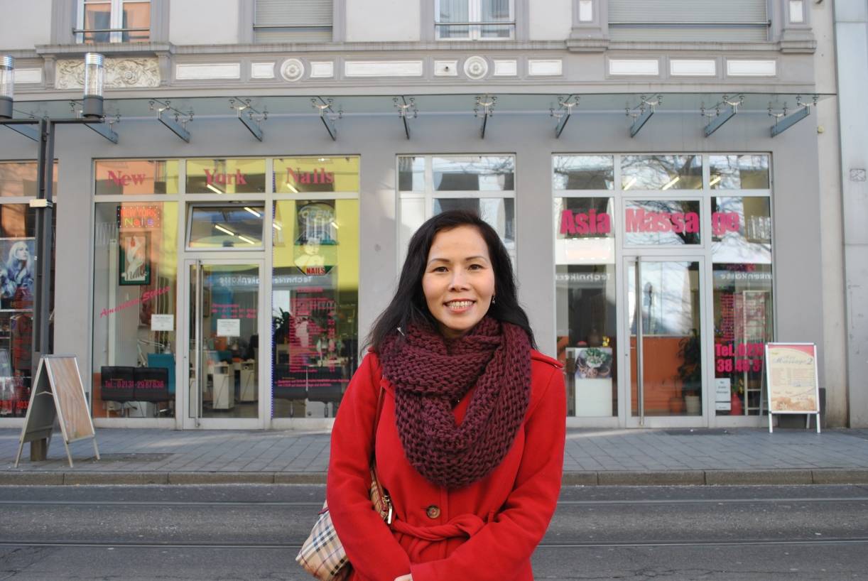  Inhaberin Thi Hong An Cao Do Van und Ihr Team von Asia Massage und New York Nails freuen sich auf Sie! 