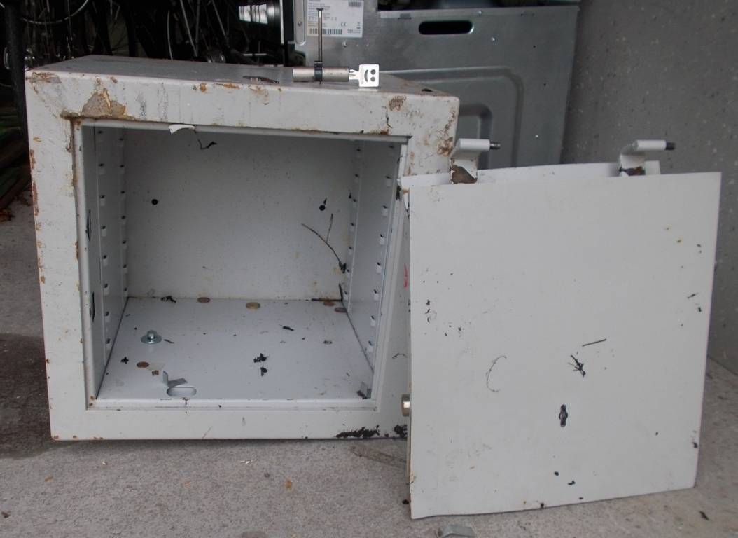 Drei Tresore gefunden: Polizei sucht Eigentümer